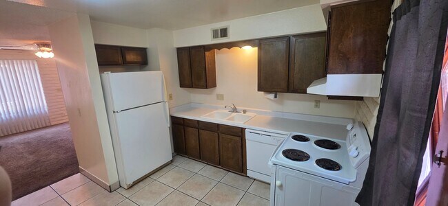 Building Photo - 1041 N Mesa Dr