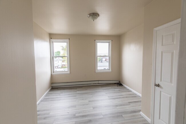 Building Photo - 154 Taylor St