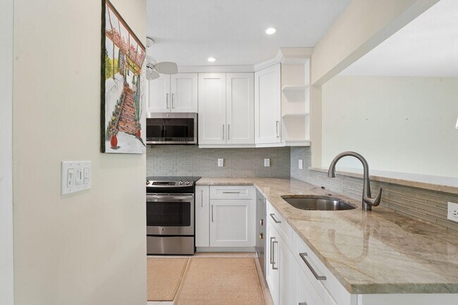 Building Photo - 1080 Mahogany Way