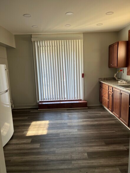 Spacious Studio with Private Balcony - 1521 S Broad St