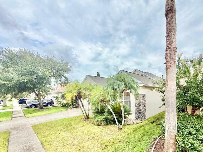 Building Photo - 9512 Greenpointe Dr