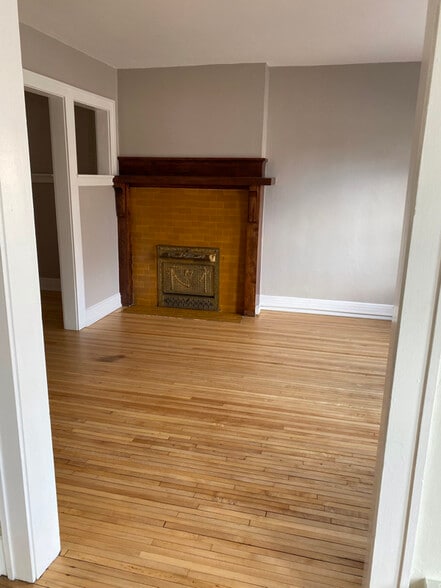 Building Photo - 117-129 N 2nd Ave E