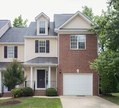 Building Photo - 832 Saratoga Dr