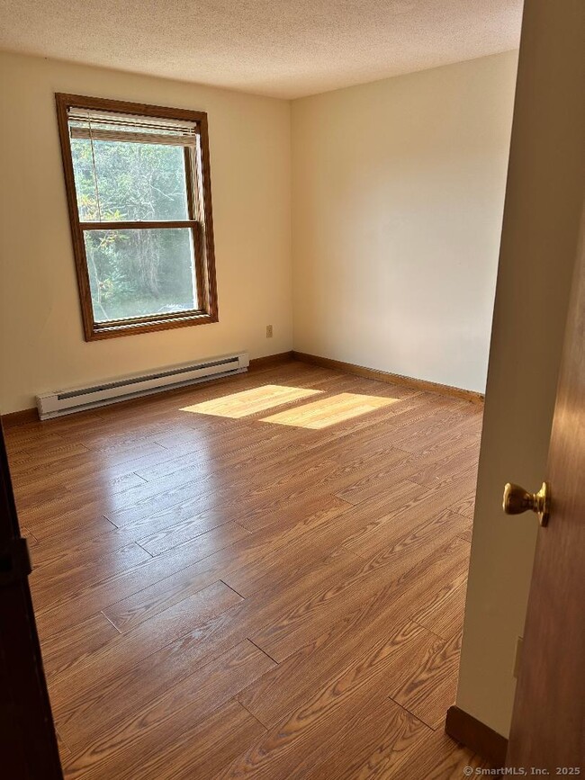 Building Photo - 152 Linwood Ave
