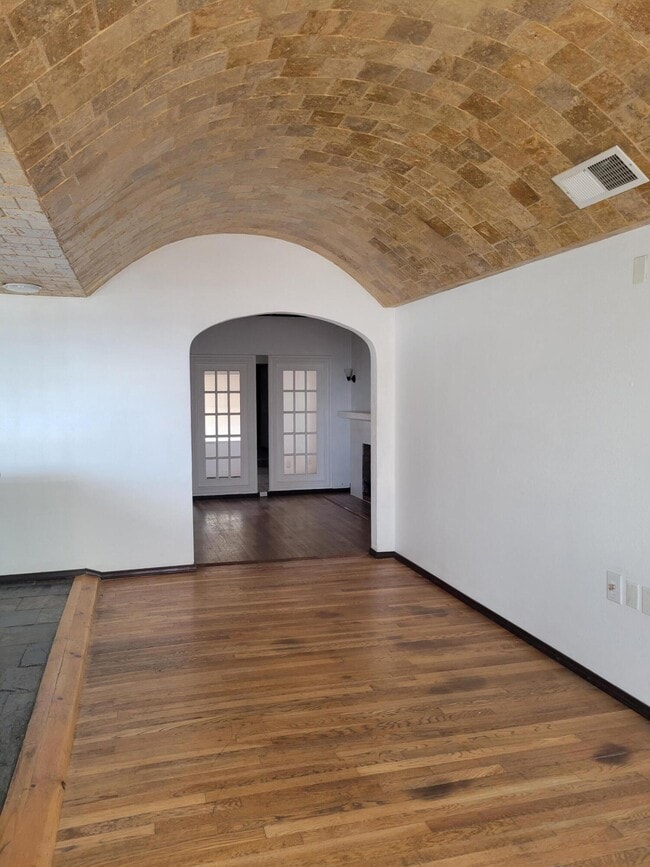 Building Photo - 1514 N Stanton St