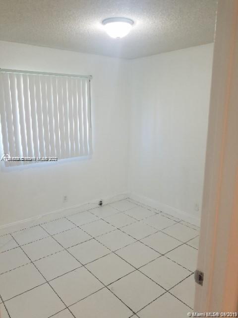 Building Photo - 2520 NW 39th Way