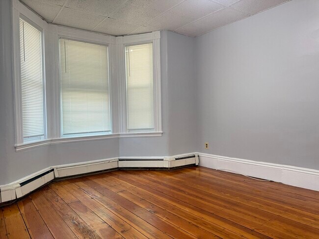Building Photo - 326 Granite St