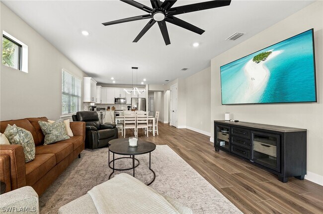 Building Photo - 11661 Venetian Lagoon Dr