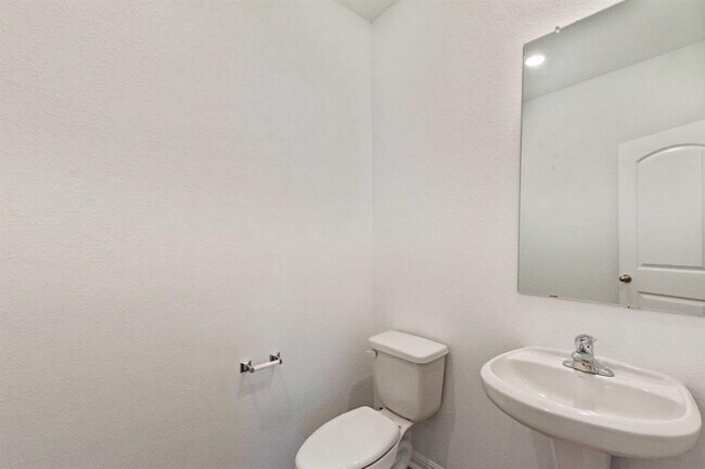 Building Photo - 16429 Farmhouse Ln