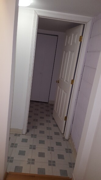 Building Photo - 2132 Rugen Rd