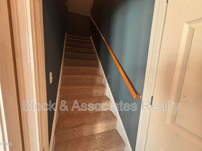 Building Photo - 2228 Stornoway Ct