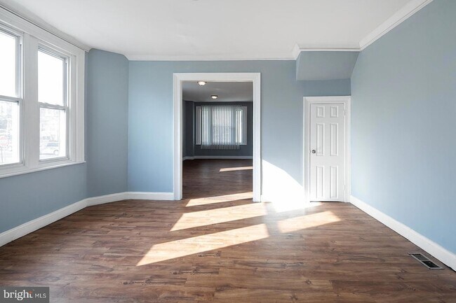 Building Photo - 851 S 57th St