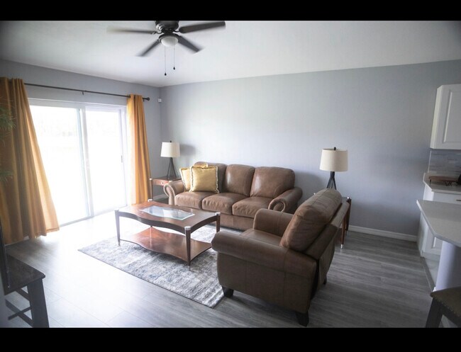 Primary Photo - 216 McKay Blvd