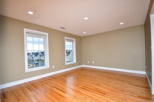 Building Photo - 47 Chaponis Way