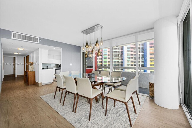 Building Photo - 1627 Brickell Ave