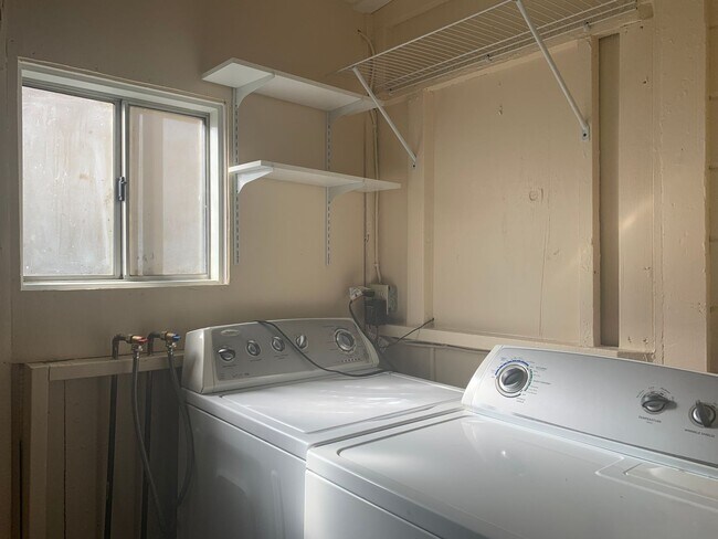 Building Photo - Old World Charm 1 bedroom / 1 bath