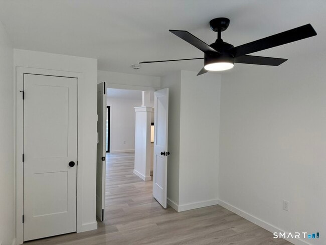 Building Photo - 15 Finch Run