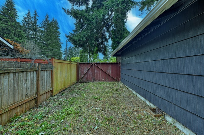 Building Photo - 22705 Mountlake Terrace