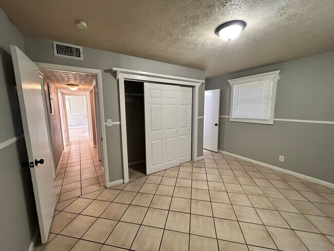 Building Photo - 4/2 Westside Home on Corner Lot with Fence...