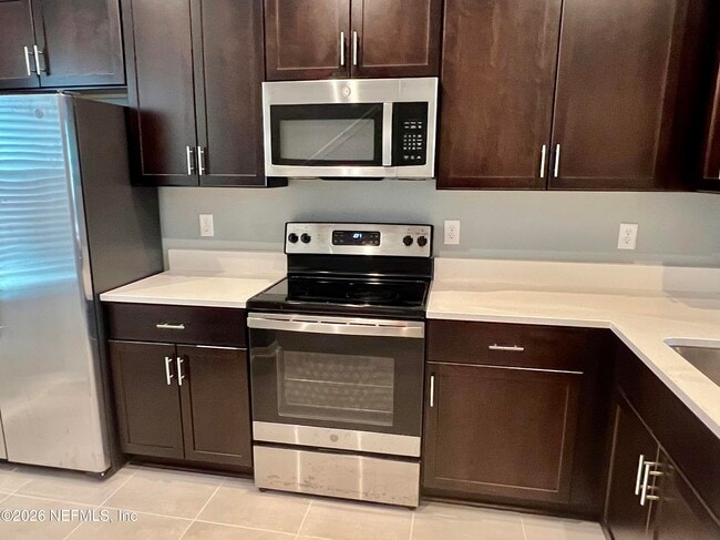 Building Photo - 233 Annies Pl