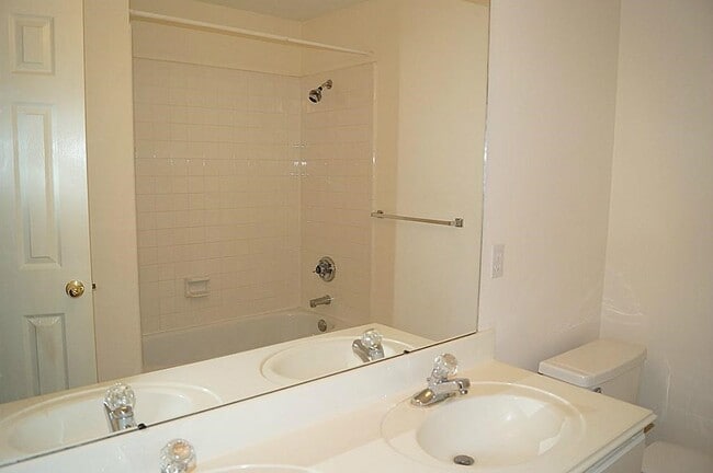 Building Photo - 2711 Aspen Ln