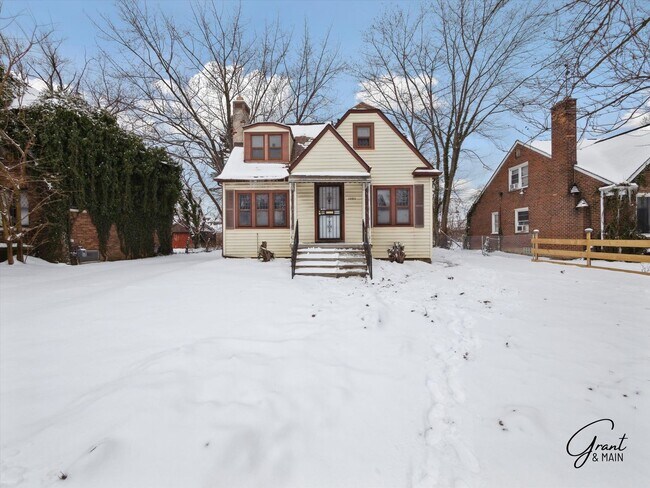Primary Photo - $1200 Bungalow