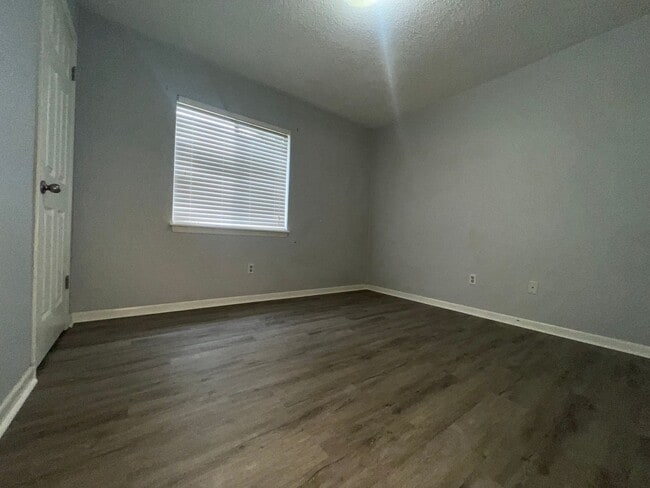 Building Photo - Port Orange 3 bed & 2 bath home