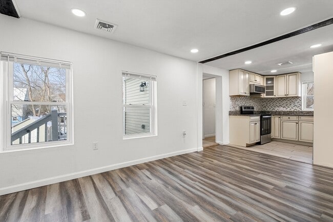 Building Photo - 249 W Main St