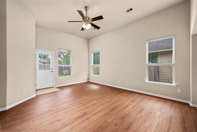 Building Photo - 25426 Saddlebrook Champion Way