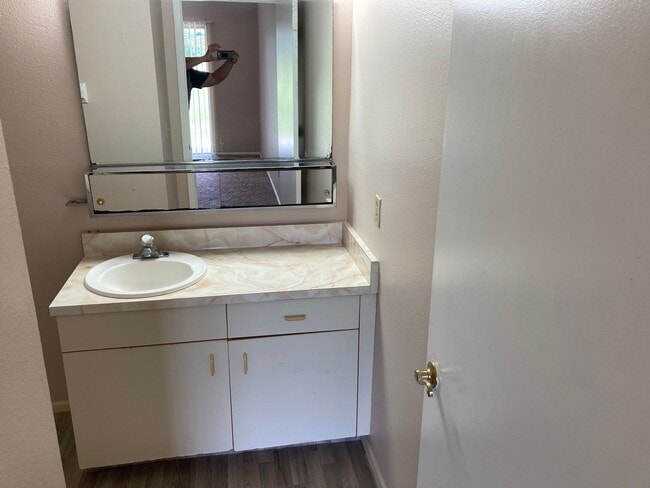 Building Photo - Downstairs 2/2 Country Club Village Condo ...