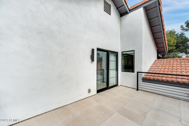 Building Photo - 8618 N Timberlane Dr