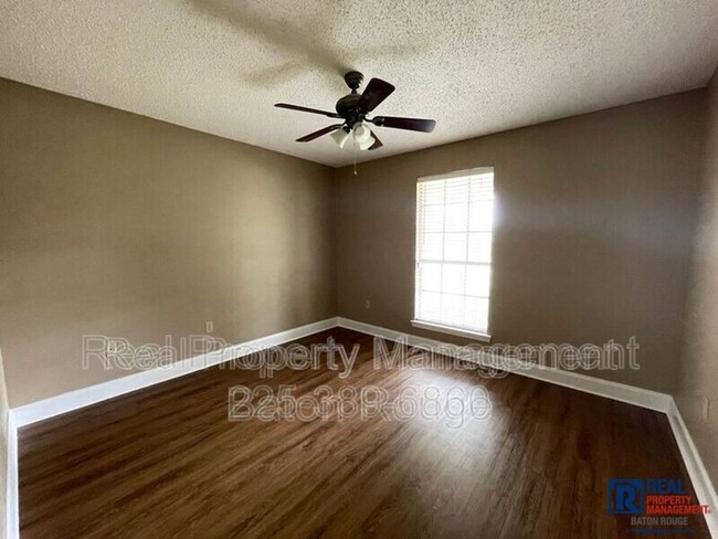 Building Photo - 5536 Parkforest Dr