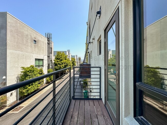 Building Photo - 1209 Wood St