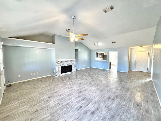 Building Photo - 15807 Pilgrim Hall Dr