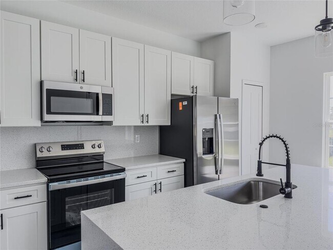 Building Photo - 4240 SW 169th Ln Rd