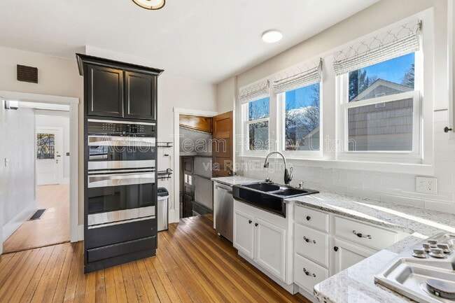 Building Photo - 14 W Jefferson St