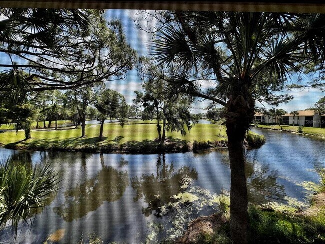 Building Photo - 4644 Weybridge St