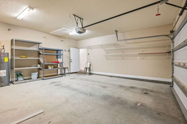Building Photo - 4-BR Niceville Rental with Gourmet Kitchen & 2-Car Garage!