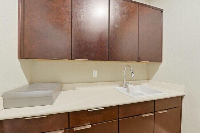 Building Photo - 819 Maddox Loop