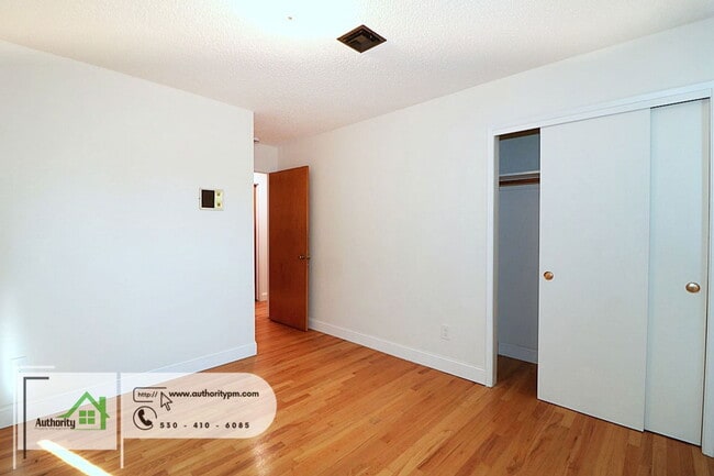 Building Photo - 845 Loma St