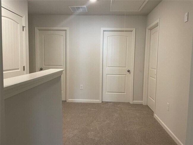 Building Photo - 2202 Blue Monarch Dr