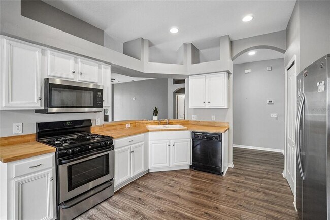 Building Photo - 6111 Gannetside Pl