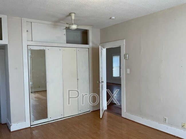 Building Photo - 418 W 9th St