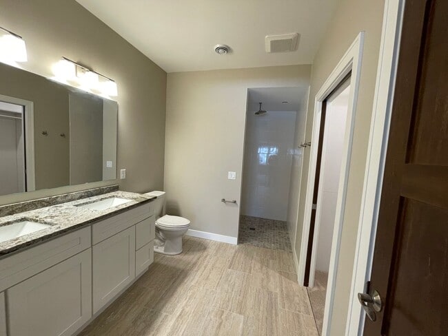 Building Photo - Available Now! 3 Bed 2 Bath Beautiful New Construction Townhome in Hermantown