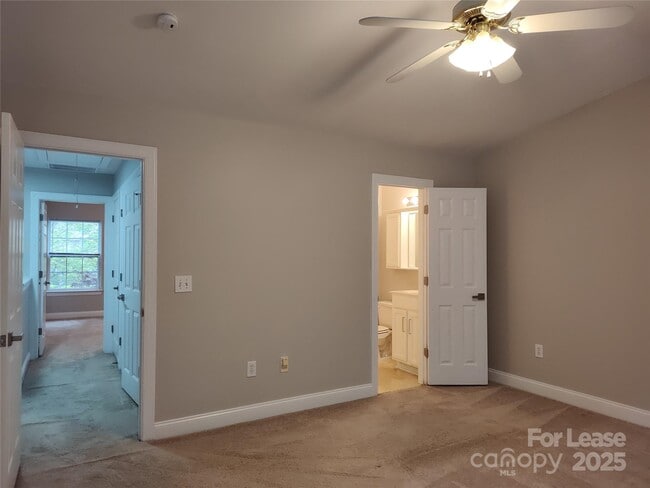Building Photo - 2120 Sardony Ln