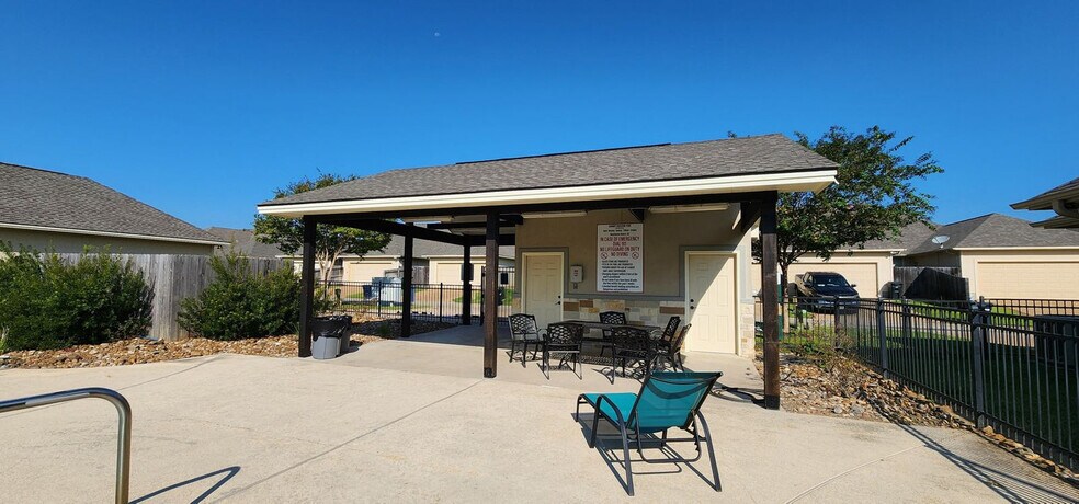 Building Photo - 3819 Black Hawk Ln