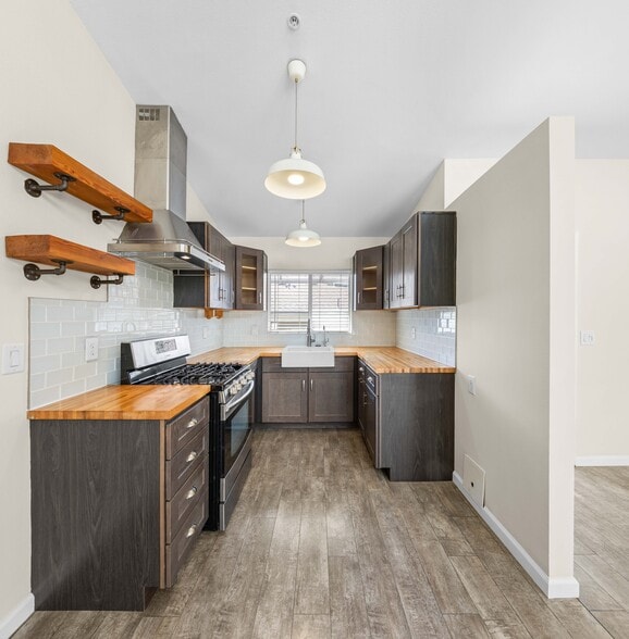 Building Photo - 11377 Osborne Pl