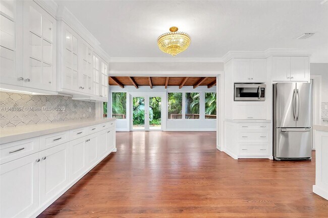 Building Photo - 2180 SW 24th St