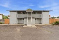 Building Photo - 13121 E Skyview Ave