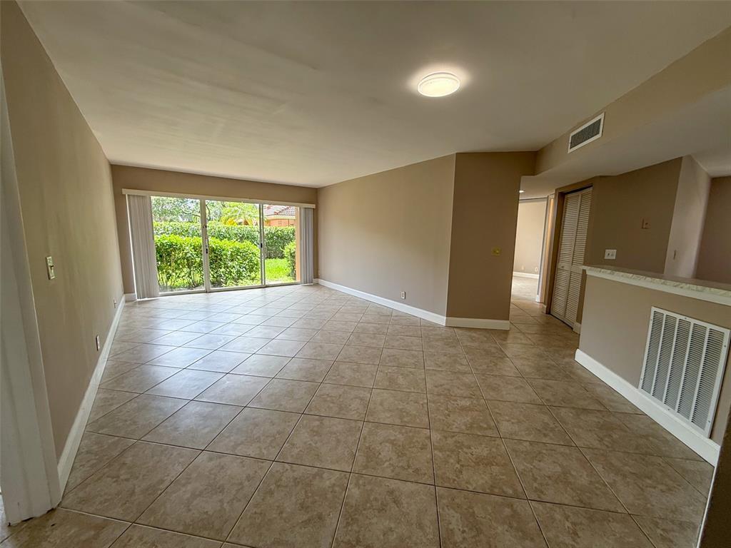 Building Photo - 8781 Wiles Rd